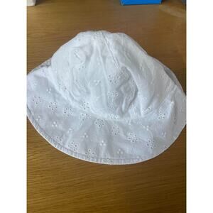 Gap Baby Eyelet Hat 12-18 Months White